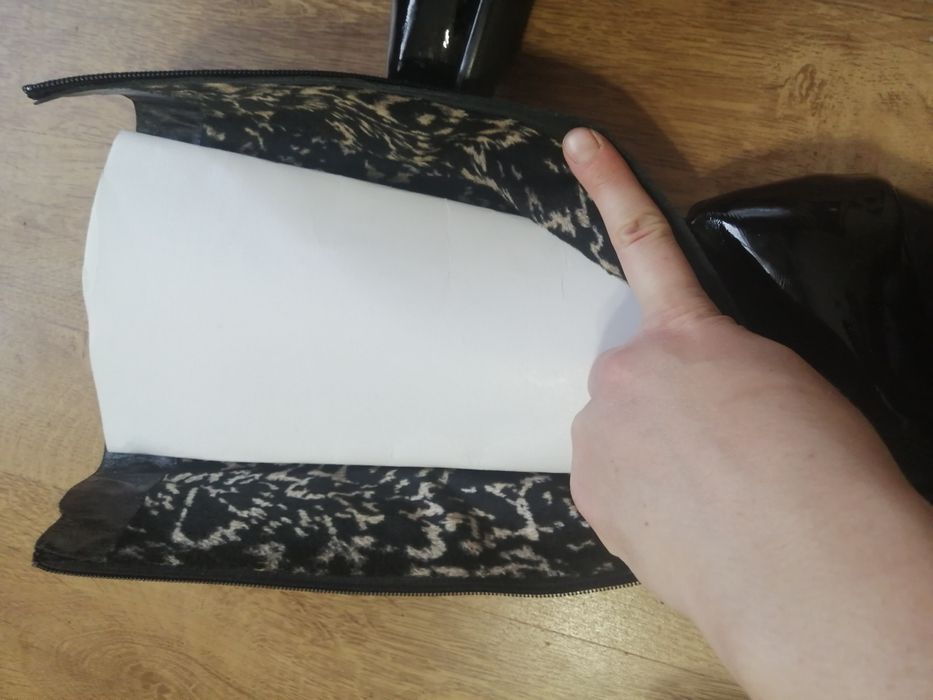 Ботуши от естествен лак и естествен велур