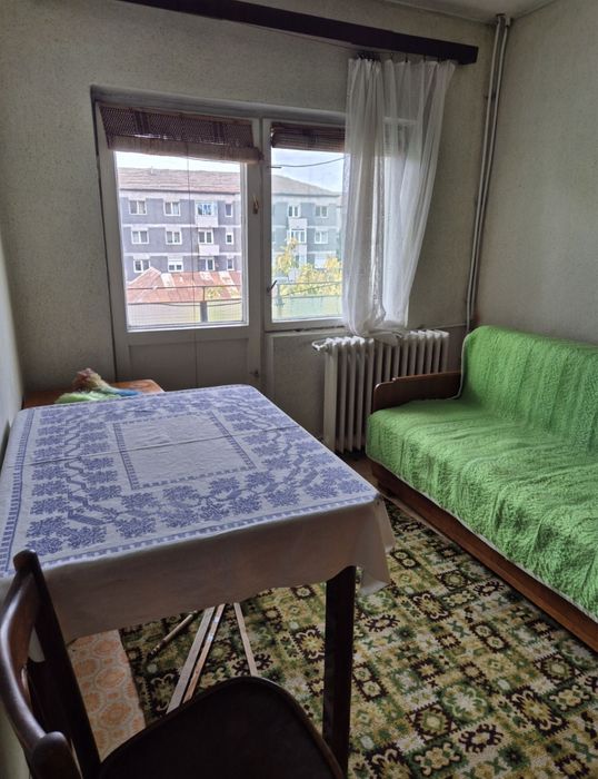 Apartament cu doua camere , zona Rogerius