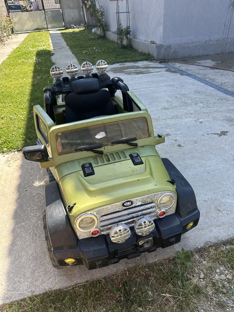 Vand jucarie masina jeep