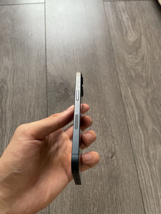 iPhone 13 в отличном состоянии