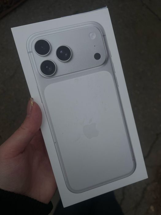 Продам iPhone 17 pro max