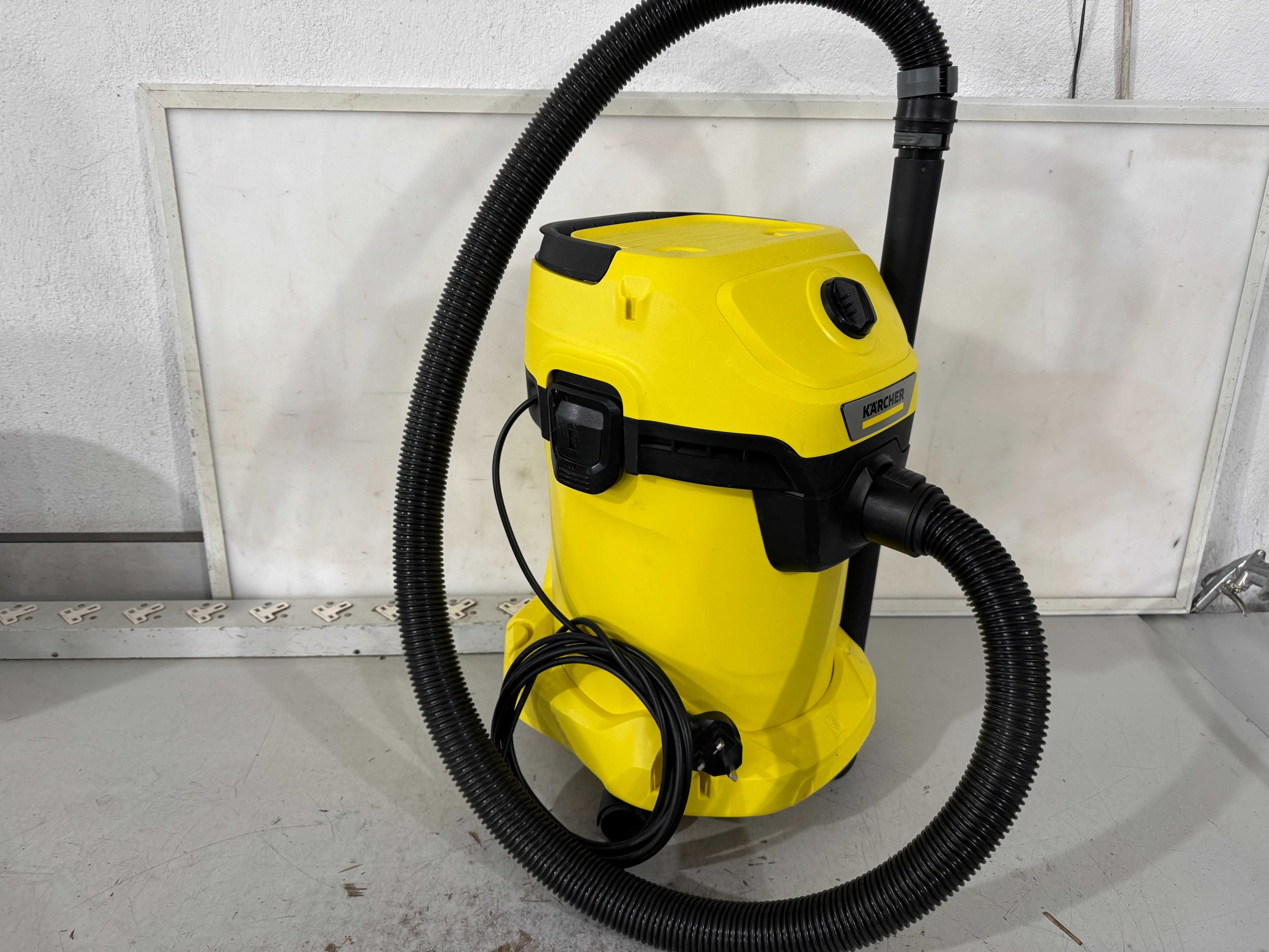 Прахосмукачка - Karcher 1000 W / WD 3