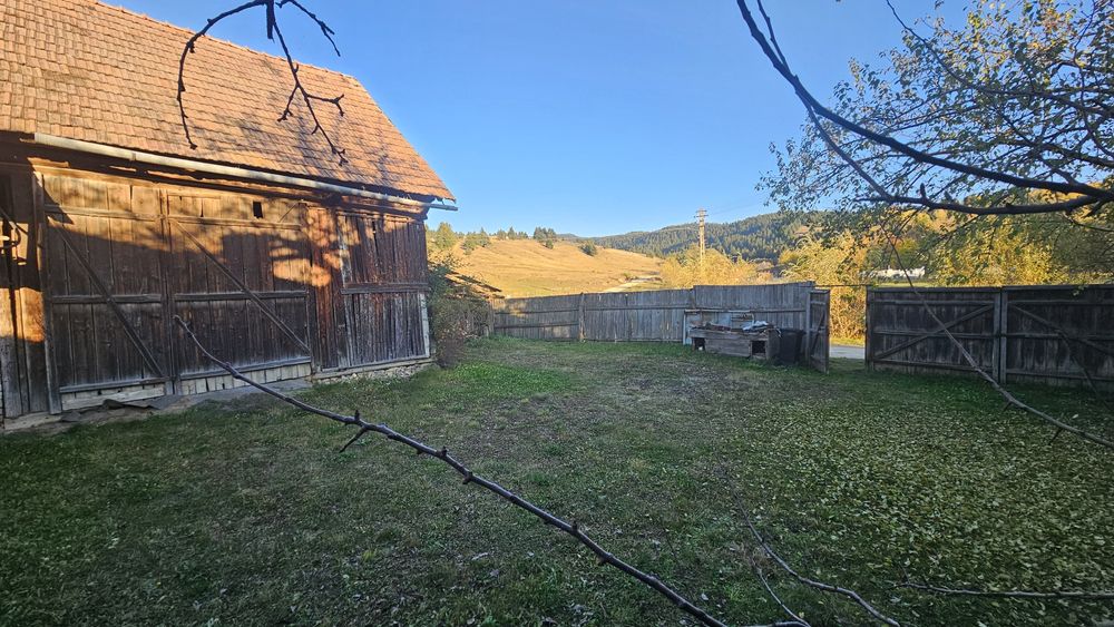 Teren intravilan cu anexe gospodărești Livezi, jud. Harghita