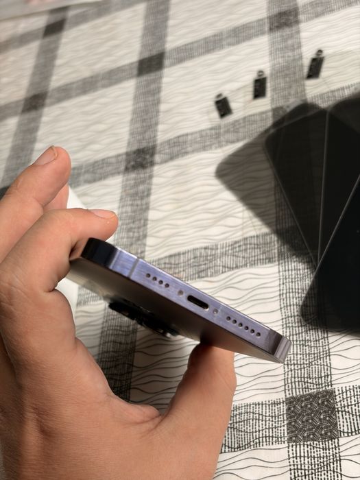 iPhone 14 PRO MAX 256 eSim + ориг кожен калъф + 7 скрийн протектора
