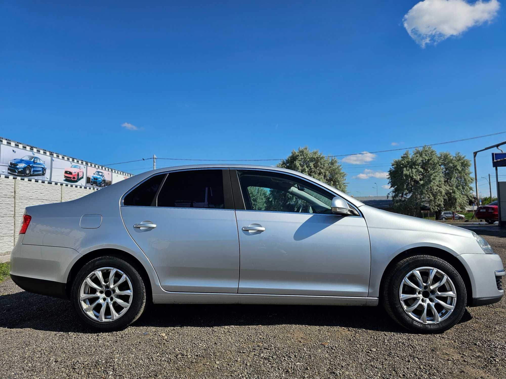 Volkswagen Jetta 1.6 FSI