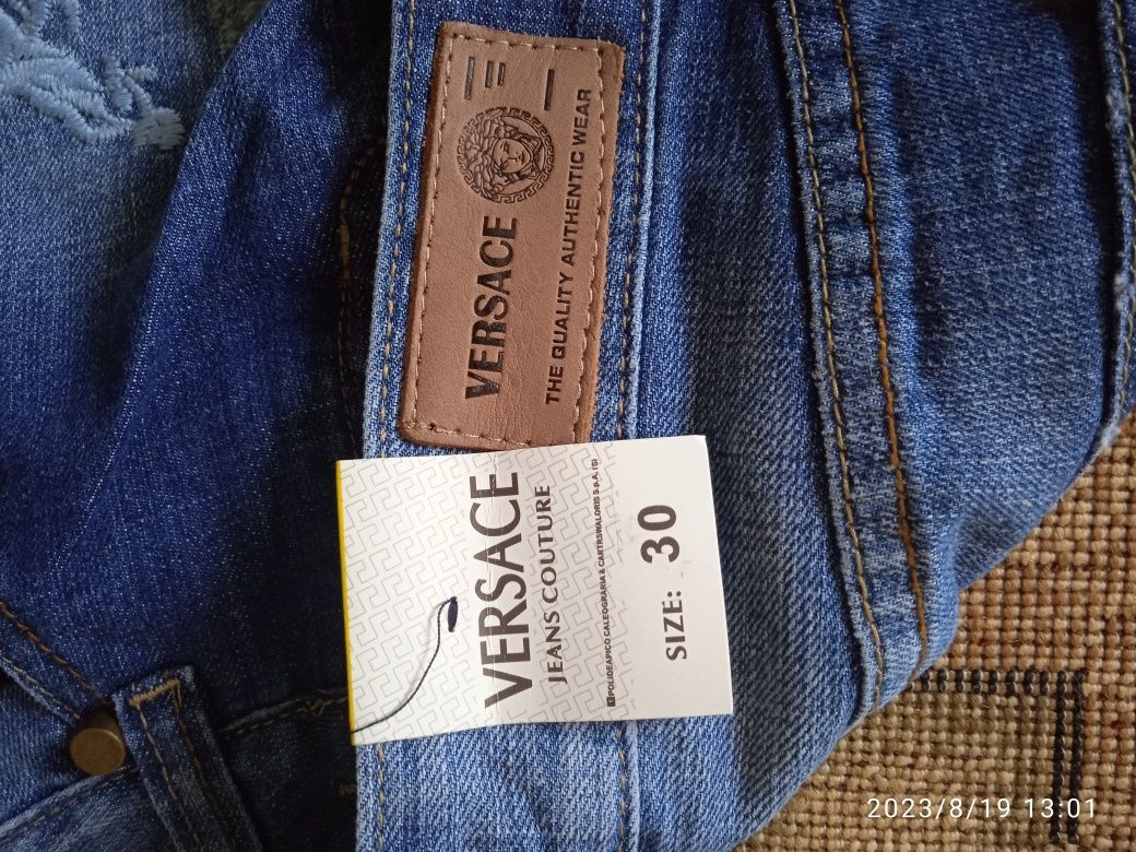 Продам новые джинсы версаче 30-32