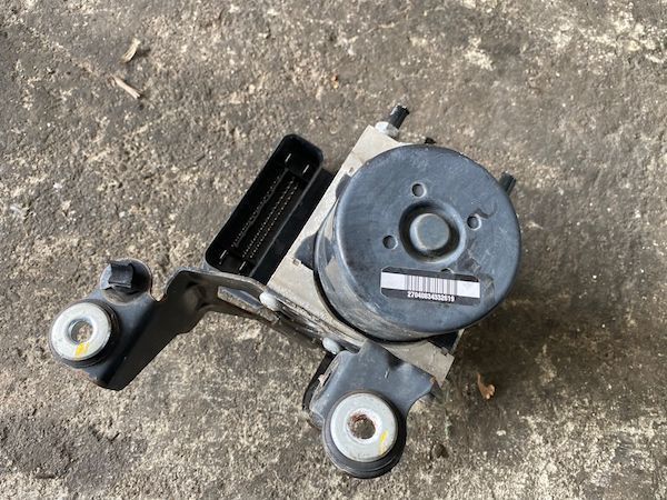 Pompa ABS VOLVO XC60-XC70-V70-S80 2006-2012 31329139