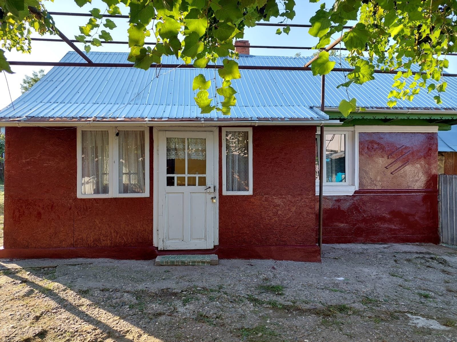 Vand casa batraneasca sat Chilia comuna Bargauani