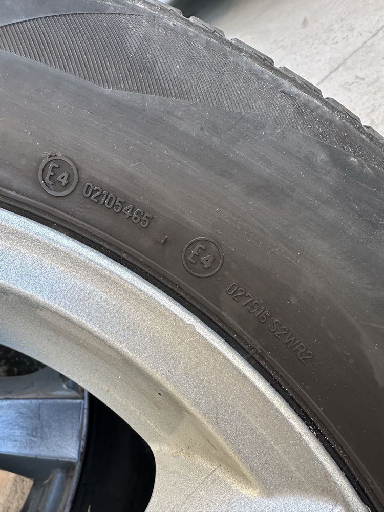 4бр летни гуми с джанти Dezent 215/65R15