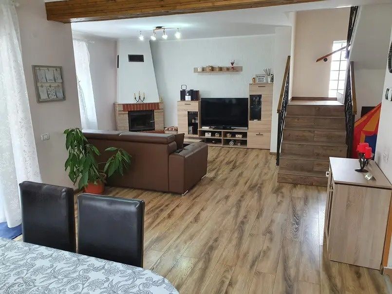 Vilă Bușteni P+E+M mobilată și utilată - direct proprietar