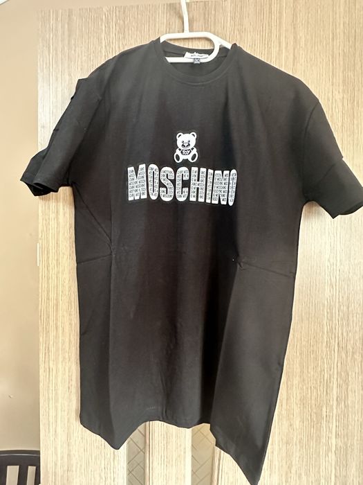 Дамска Тениска Moschino черна нова с етикет