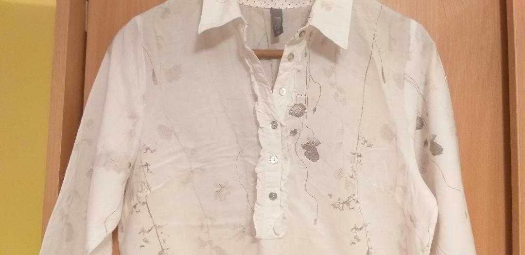 Бяла дамска риза с нежни цветя