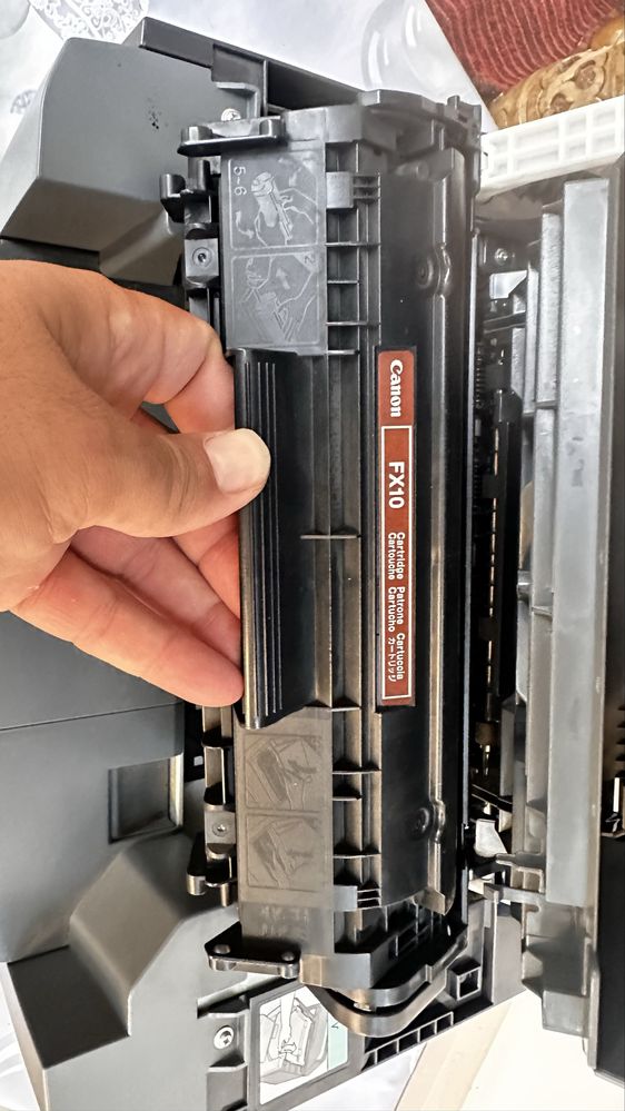продам лазерное Canon 4018  3 в 1  sotiladi kam ishlagan