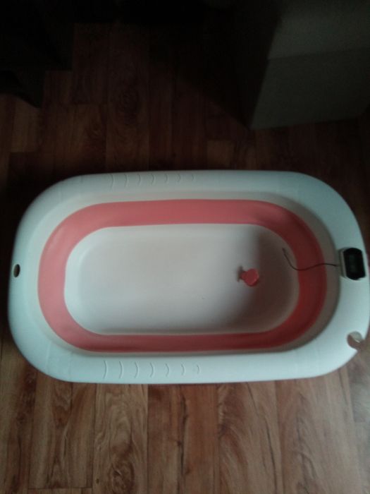 Ванночка для купания ребенка с термометром