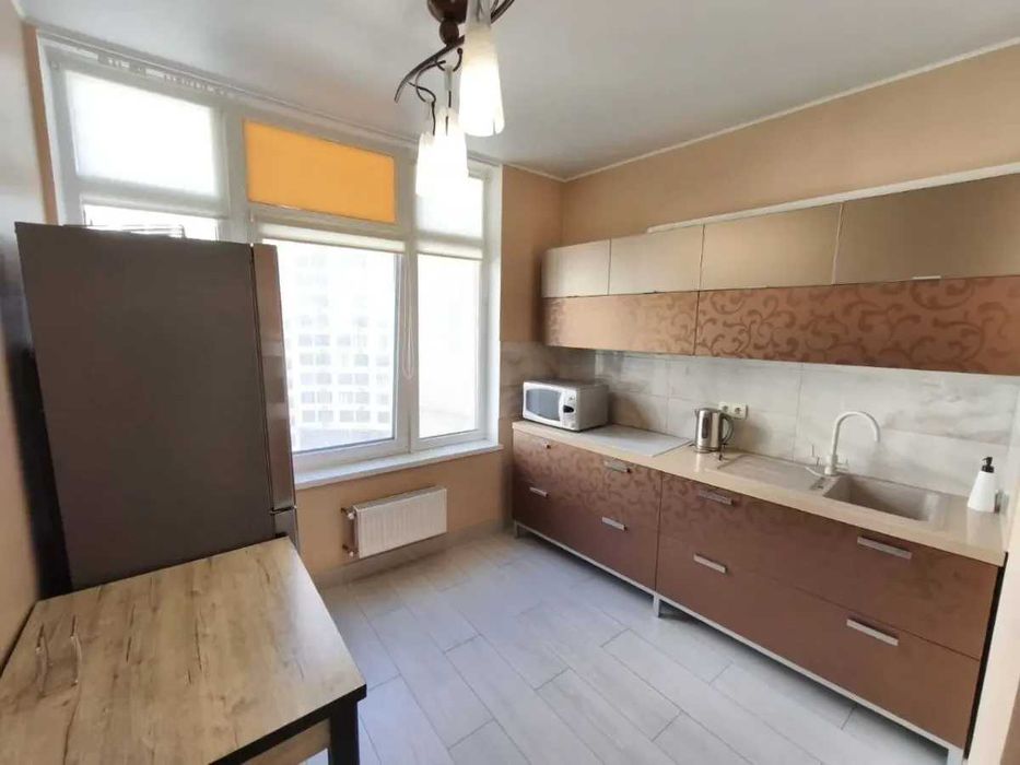 Дава се под наем Тристаен апартамент в София, Банишора - 85 кв.м за 663 € - Снимка #3