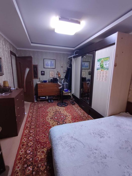 Продам 3х комнатную кирпич балкон 2х6 Учтепа