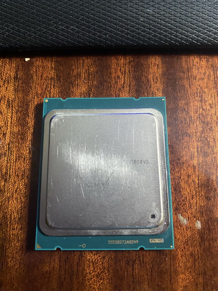 Процессор Intel Xeon E5-2650 v2