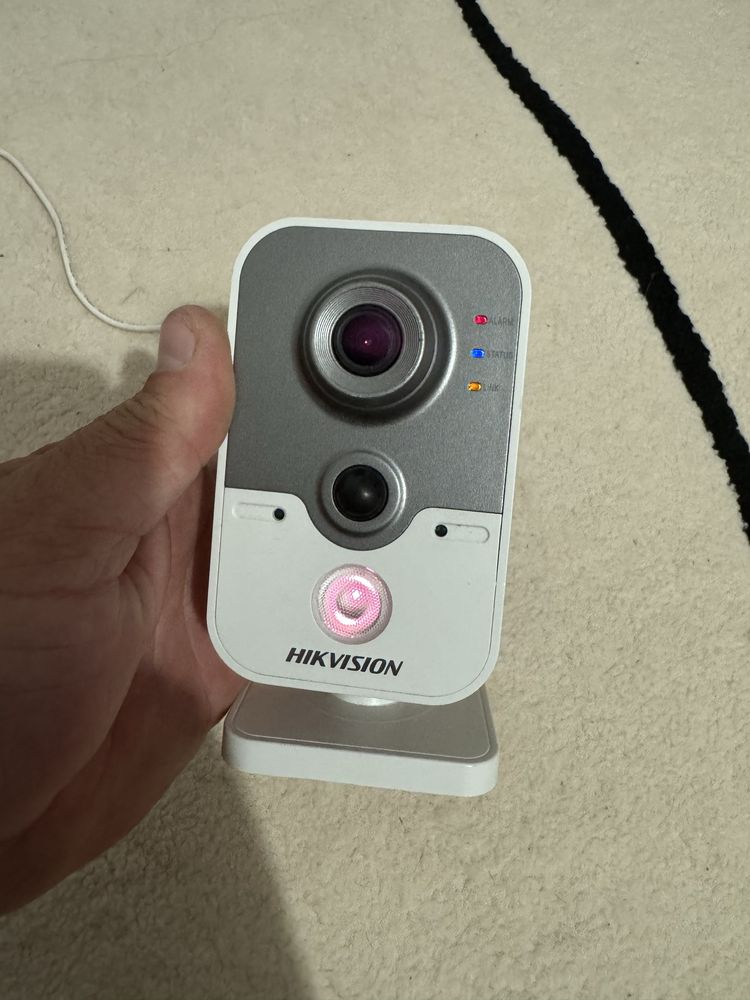 Camera Hikvision IP 4mp DS-2CD2442FWD-IW