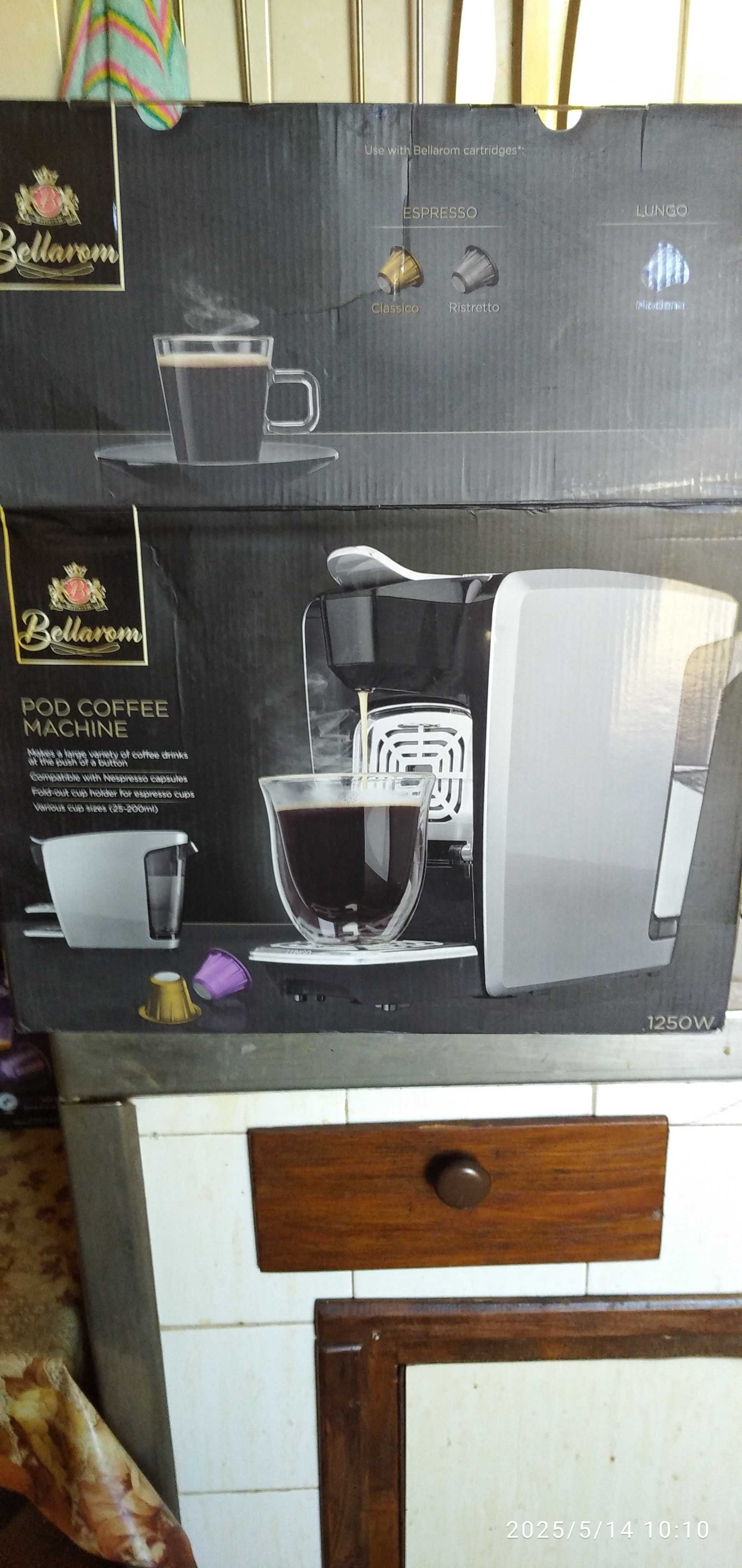 Кафемашина NESPRESSO с капсули - идеално състояние