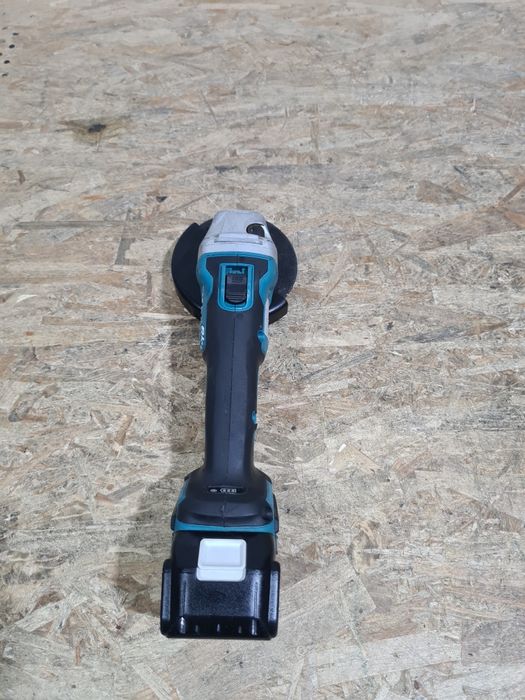 Flex brushless Makita DGA504