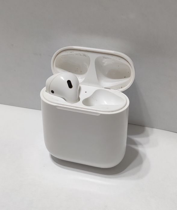 AirPods 2 (кейс+левое ухо)