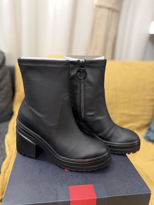 Tommy Jeans botine dama cu toc din piele neagra marimea 37 noi origina