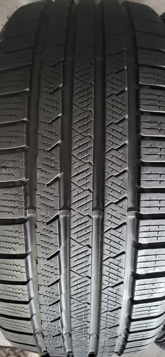 2 anvelope 235 40 18 continental iarna 7,5mm 2018