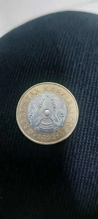 Монета 100 тенге