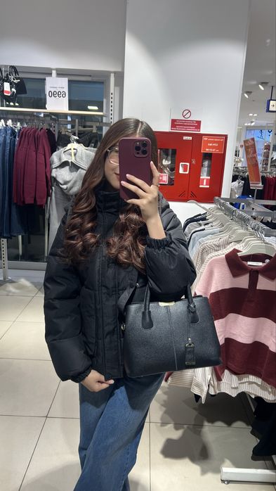 куртка продается,короткая,легкая,теплая