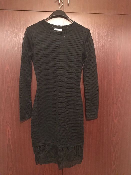 Черна рокля на zara