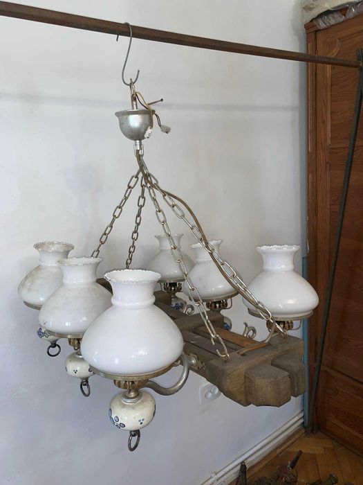 Candelabru sase brate din lemn si portelan