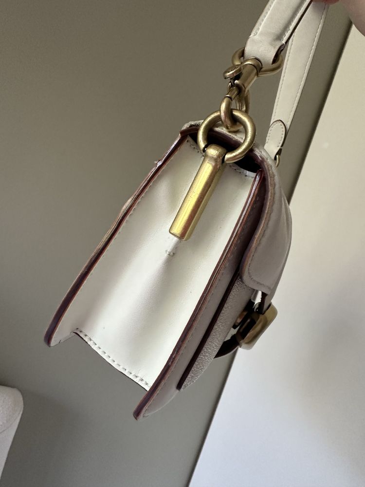 Сумки Chanel и Coach