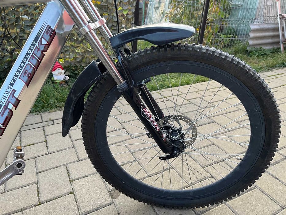 Vand bicicleta de teren First Bike, cadru din aluminiu + scaun copii