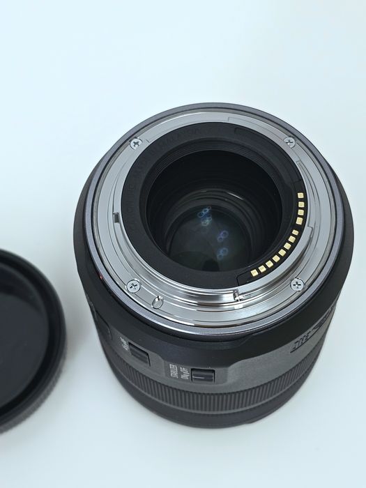 Obiectiv Canon RF 85mm F2 Macro IS STM, impecabil