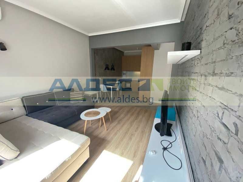 Дава се под наем Двустаен апартамент в София, Център - 68 кв.м за 875 € - Снимка #1