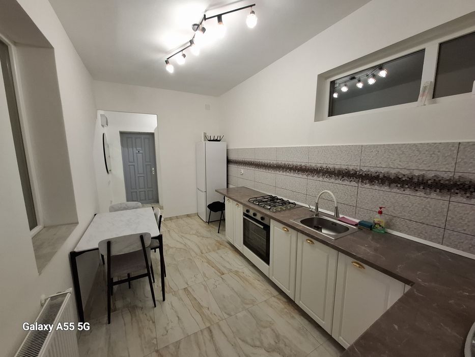 PF Inchiriez casa zona Garii