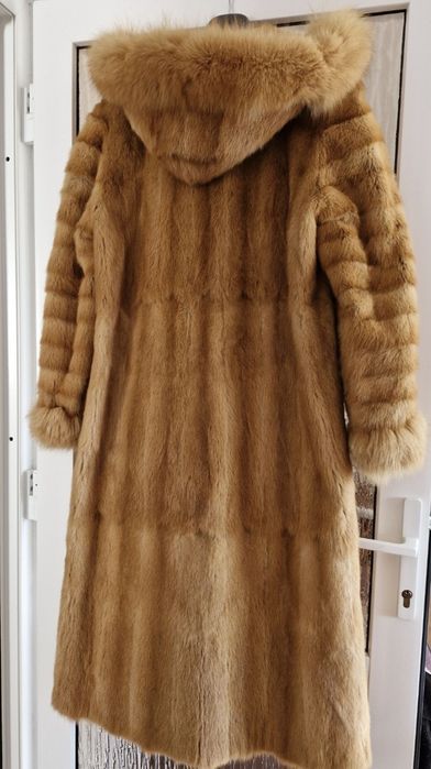 Palton din blana naturala M
