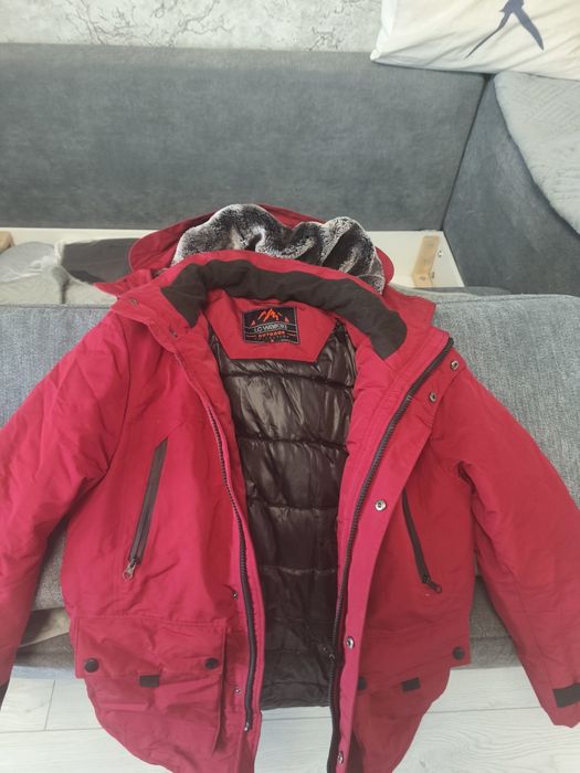 Куртки для мальчика и девочки . На подростков на 12 - 14 лет.