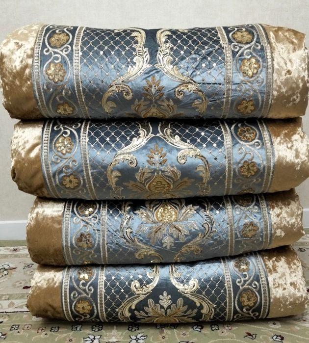 Продам 4 көрпе и две подушки