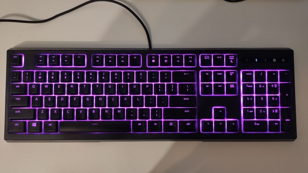 Tastatură Gaming Razer Ornata RZ03-0204 –  RGB, mecanică, ca noua!