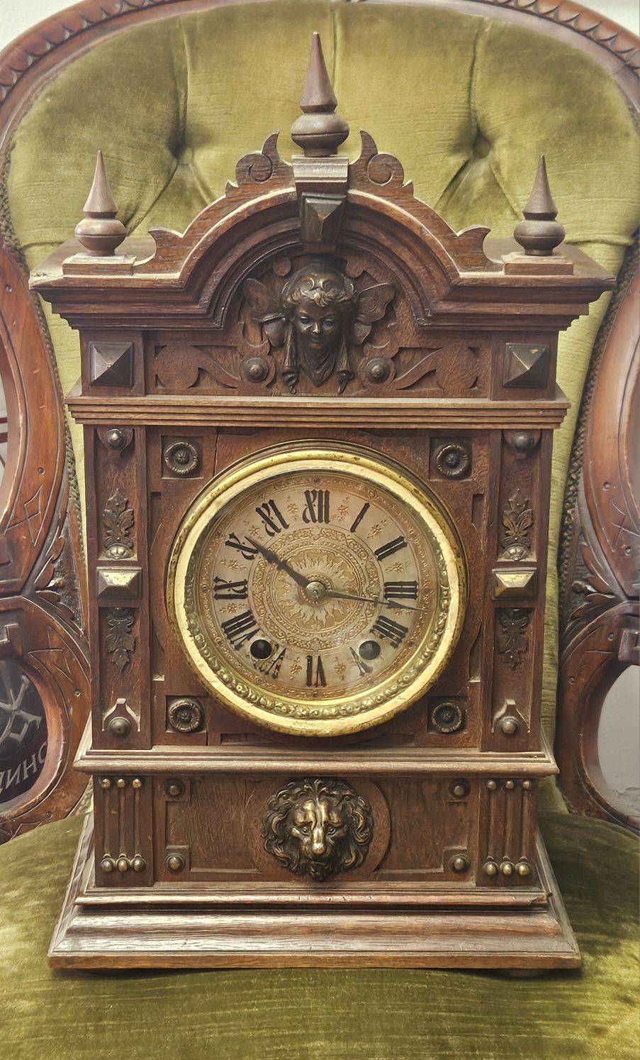 Настолен часовник от дърво и бронз, около 1890г.