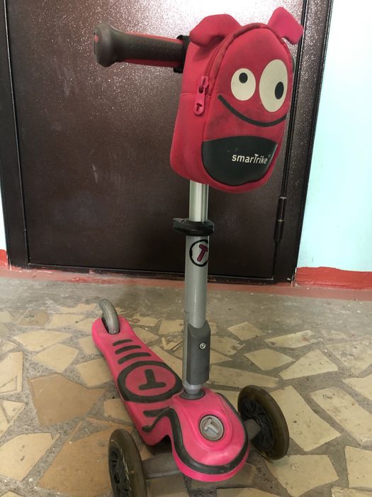 Самокат со шлемом