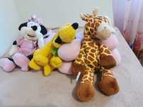 De vanzare jucarie de plus Minnie, Pluto, un unicorn roz si o girafa