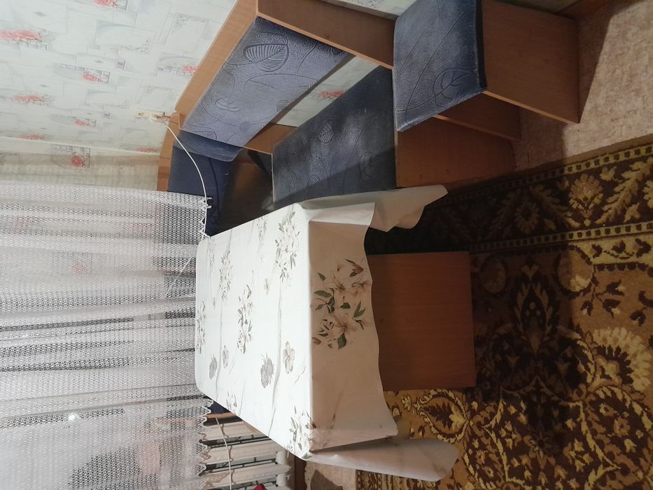 Продам кухонный стол