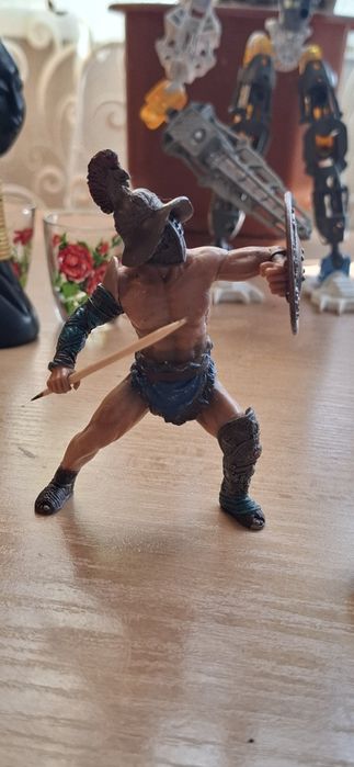 Гандал и Гладиатор фигурки