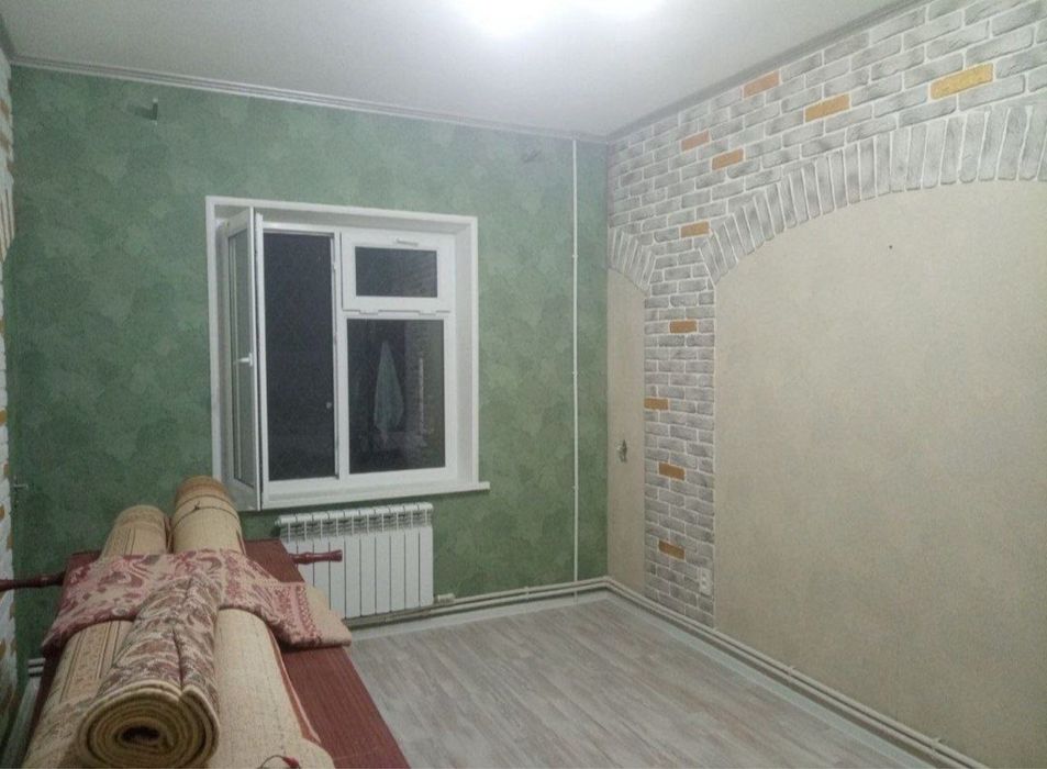 Продаётся 4 комнатная в 10 микрорайоне