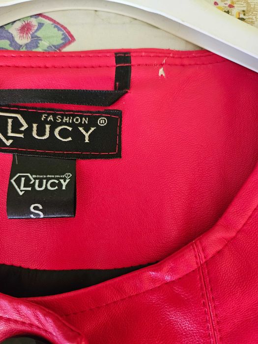 Кожено сако на Lucy