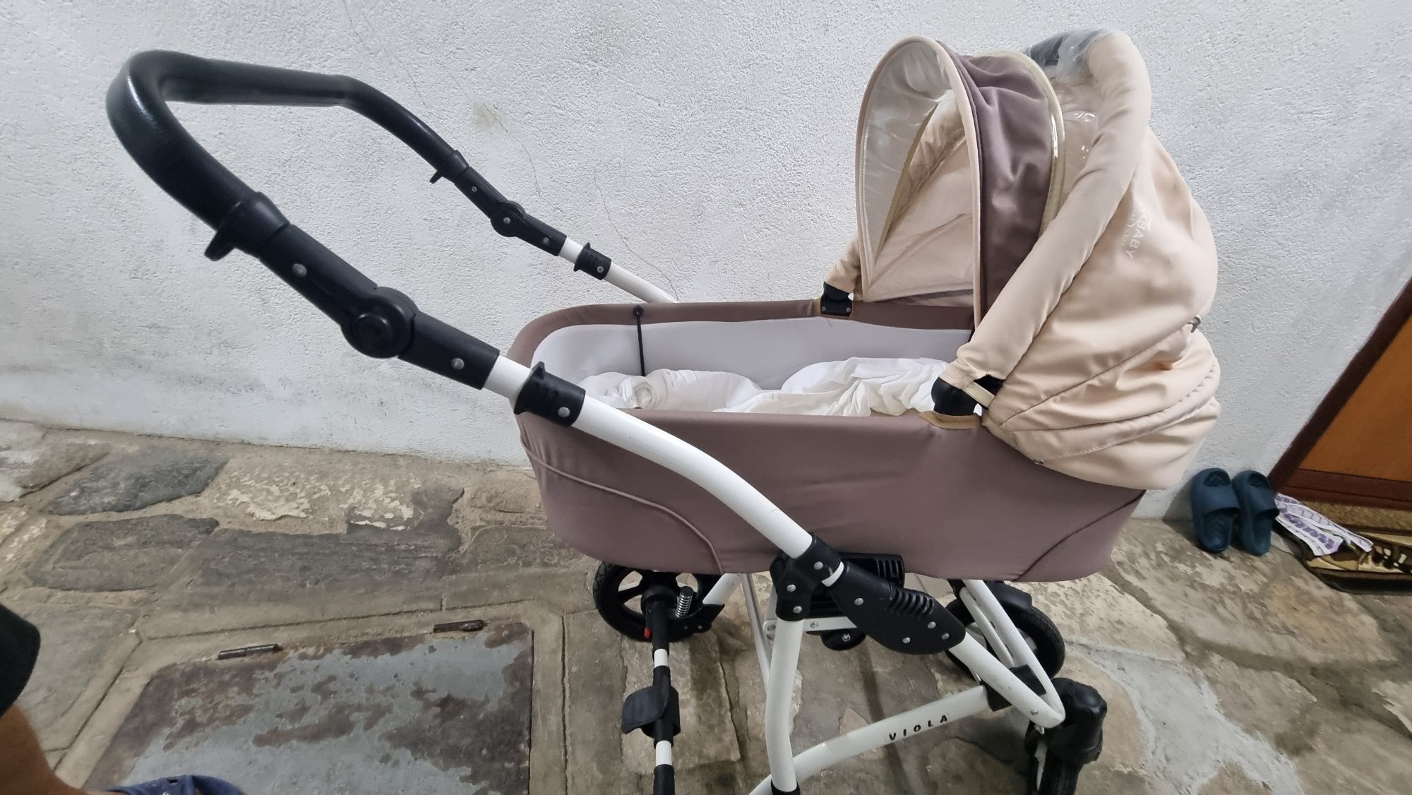 Продавам бебешка количка 2 в 1 viola