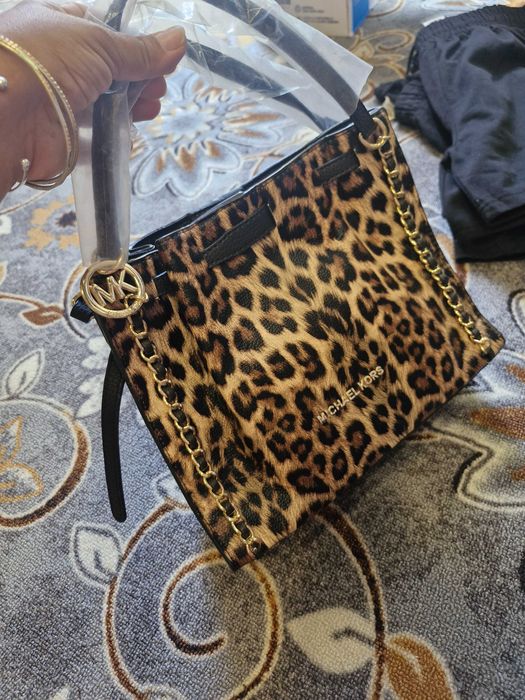 Geanta leopard mickel kors