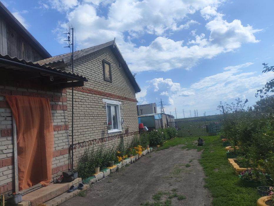 Продам квартиру в двухквартирном доме